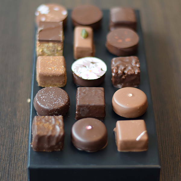Coffret Chocolat noir Grande origine, L'Atelier du Chocolat de Bayonne - 40  nouveautés chocolat à croquer - Elle à Table